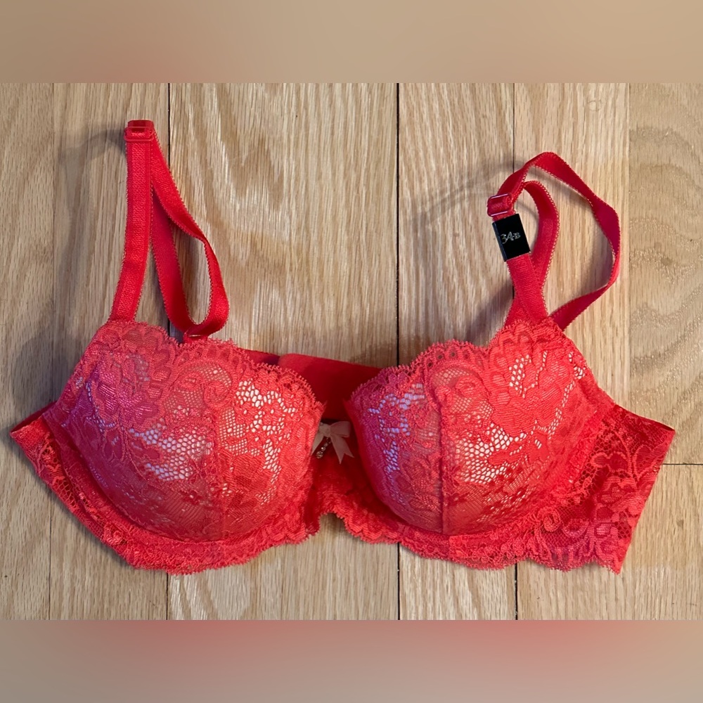 Victoria’s Secrets Bra, NWT, Lacy Pink, Size 34B